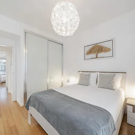 Amparo Delight By Homie פונשל